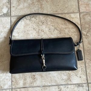 Excellent condition vintage, leather Coach shoulder bag with silver clasp